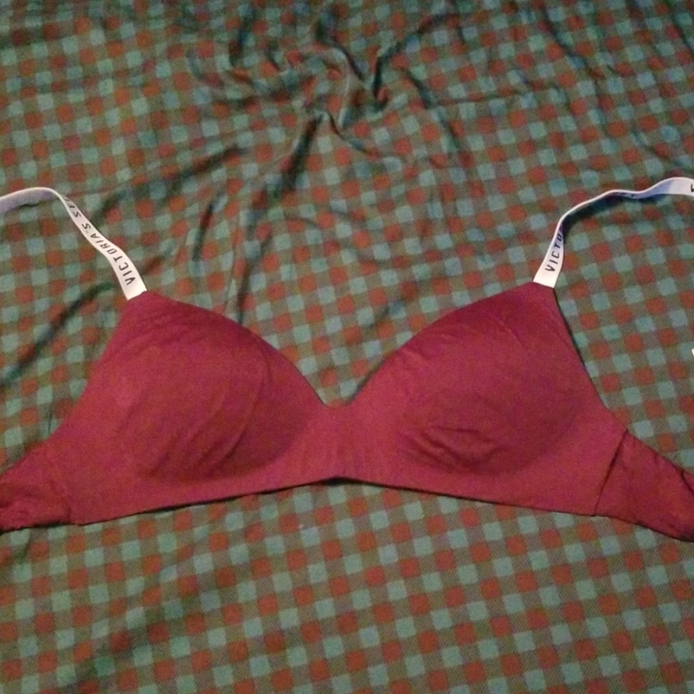 Victoria secret 36c wireless tshirt bra